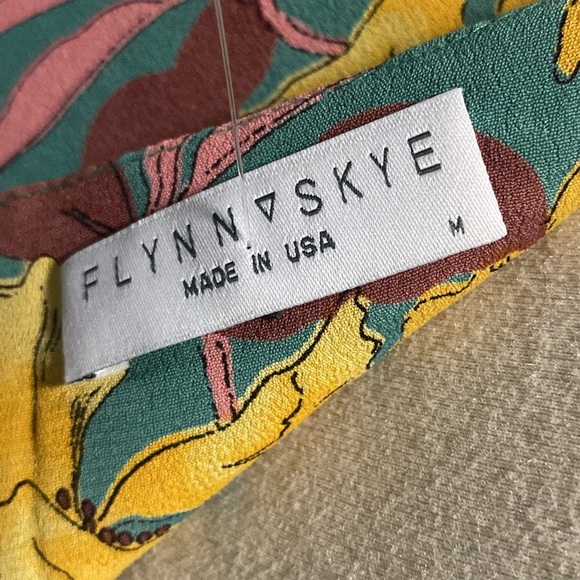 Flynne Skye Anderson Wrap Maxi Floral Tropical Beautiful Figure Flattering Dress - Picture 12 of 12